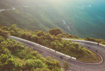 Scenic Private Car Rental from Da Nang to Hue via Hai Van Pass